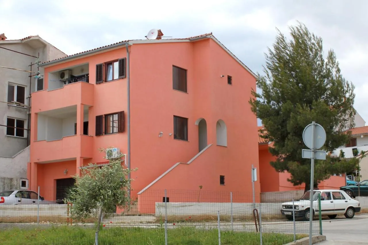 Apartments With A Parking Space Pula - 10429