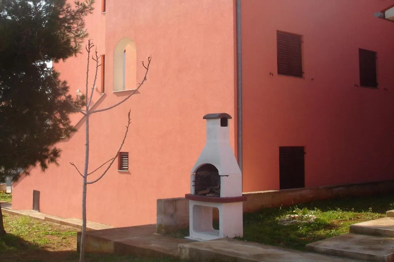 Apartments With A Parking Space Pula - 10429